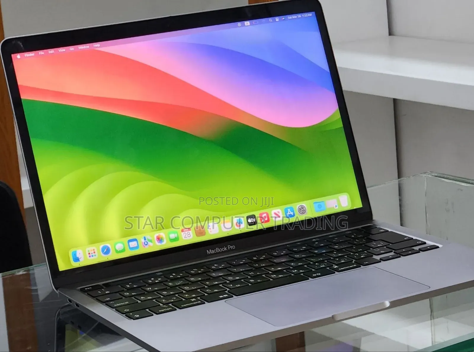 New Laptop Apple MacBook Pro 2020 8GB Intel Core i5 SSD 512GB