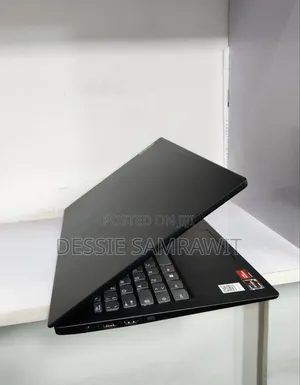 New Laptop Lenovo Ideapad 3 8GB Intel Core i7 SSD 256GB