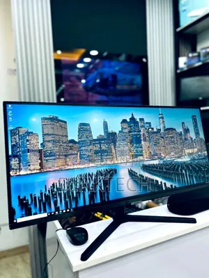 Samsung 32” Curved Monitor