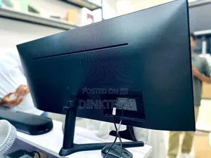 Samsung 32” Curved Monitor