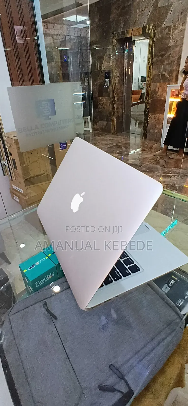 New Laptop Apple MacBook Air 4GB Intel Core i5 SSD 128GB
