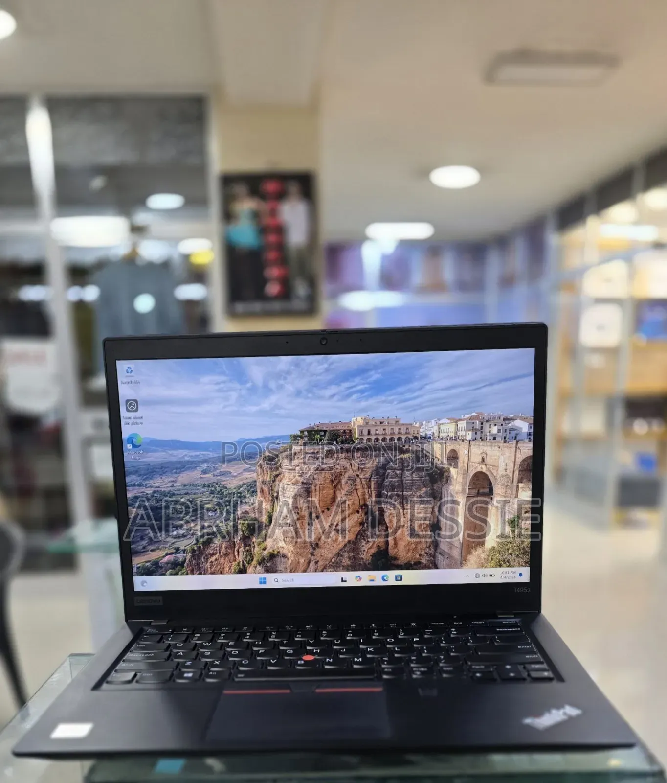 New Laptop Lenovo ThinkPad t495s 16GB AMD Ryzen 7 SSD 512GB