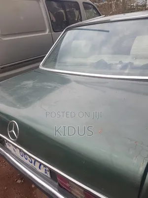 Mercedes-Benz W123 1980 Green