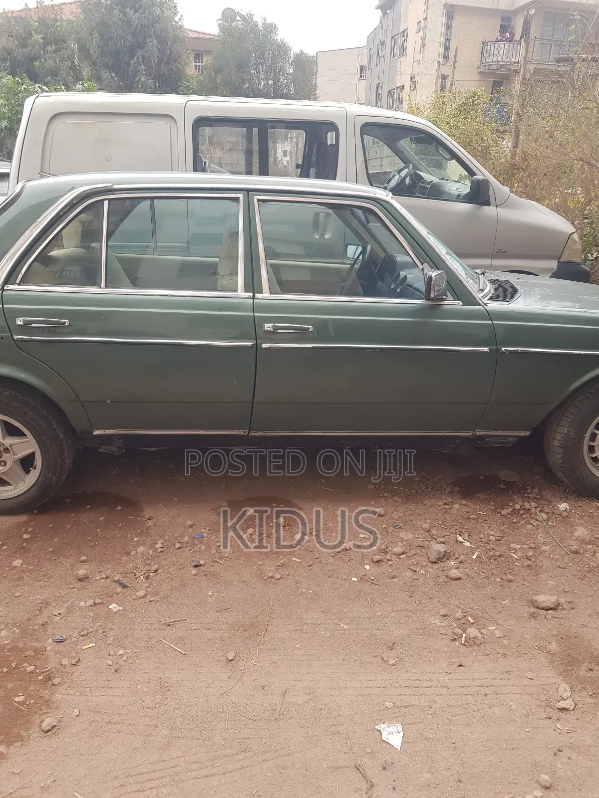 Mercedes-Benz W123 1980 Green