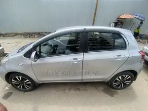 Toyota Yaris 2010 Silver