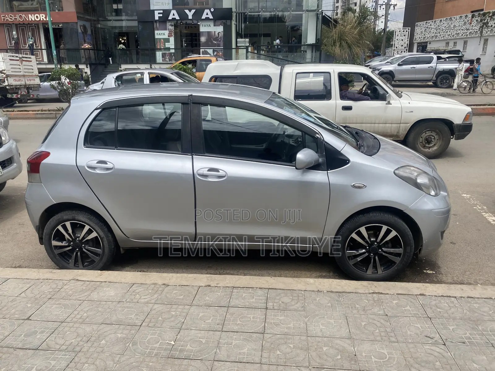 Toyota Yaris 2010 Silver