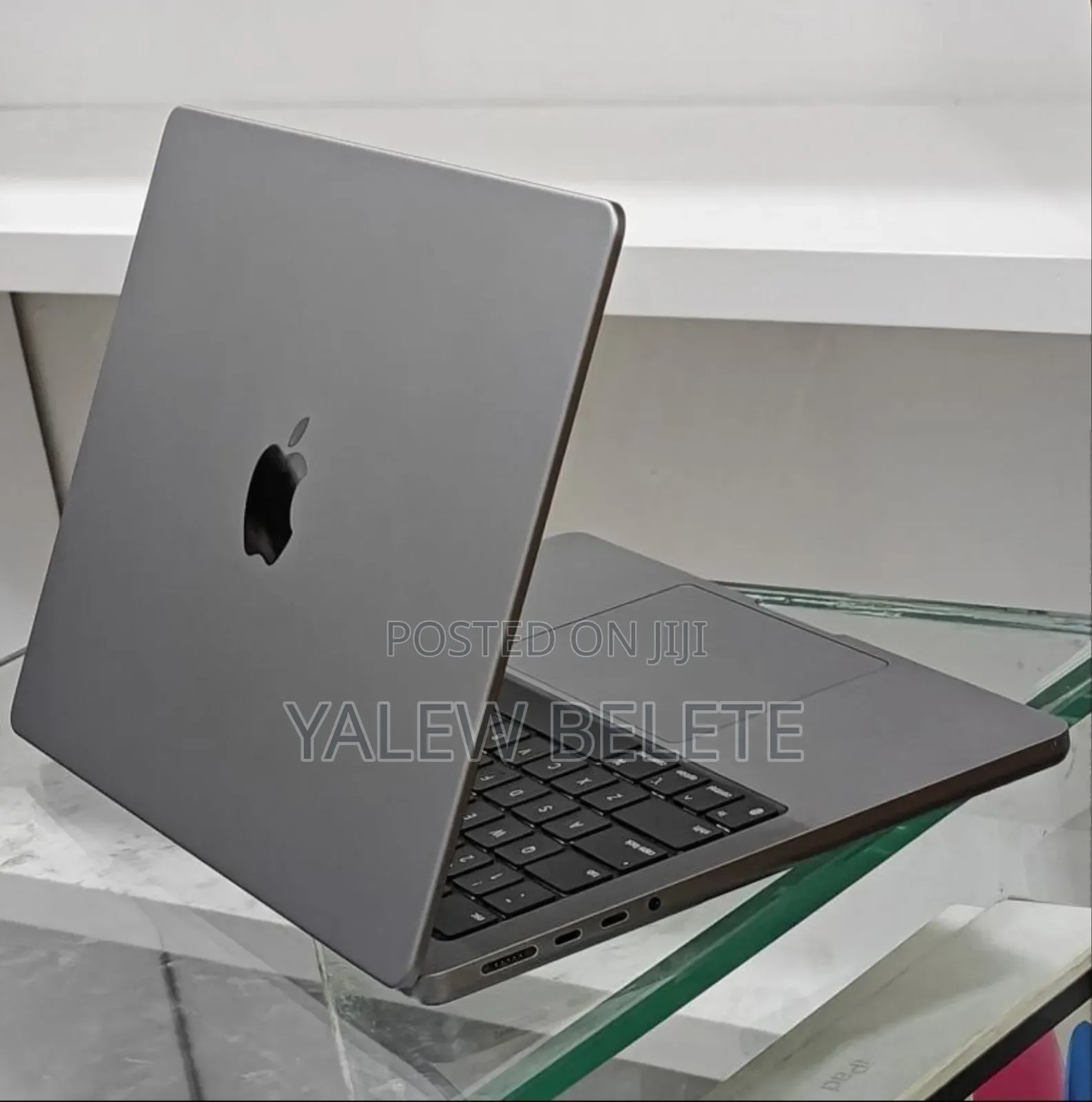 New Laptop Apple MacBook Pro 8GB SSD 512GB