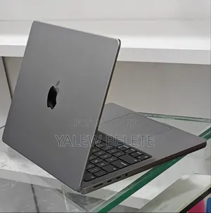 New Laptop Apple MacBook Pro 8GB SSD 512GB