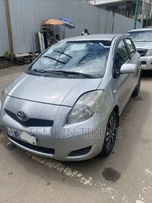 Toyota Yaris 2010 Silver