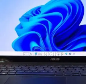 New Laptop Asus VivoBook 15 X505BA 16GB Intel Core i9 SSD 512GB