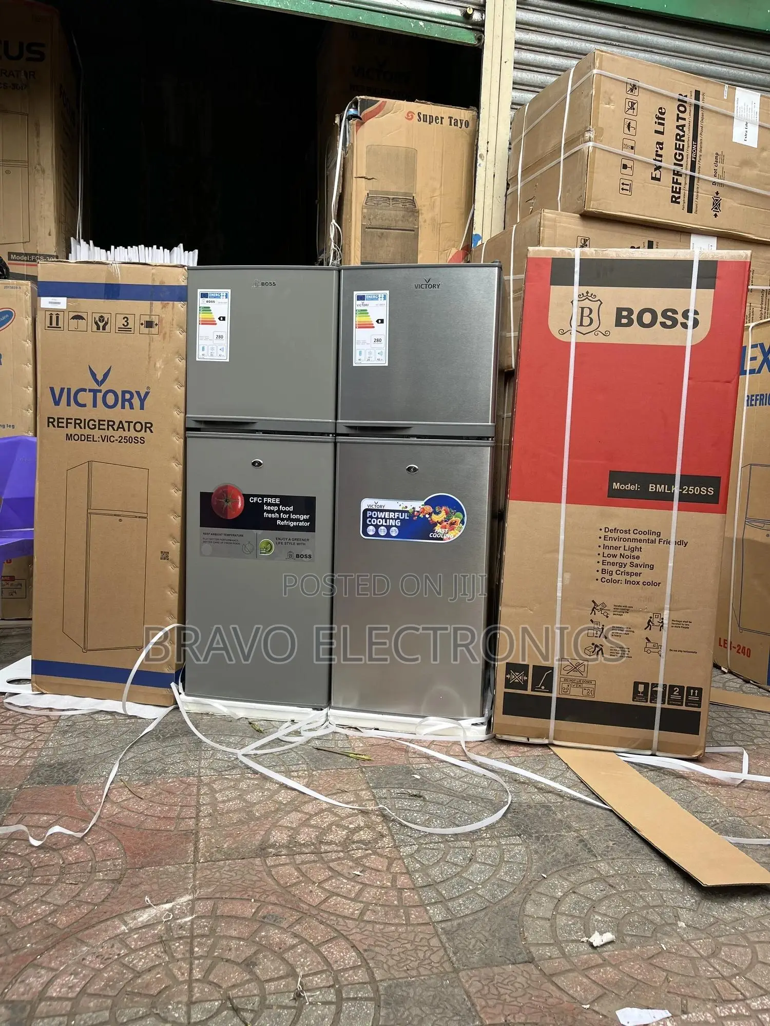 Boss and Victory 260 Refrigerator
