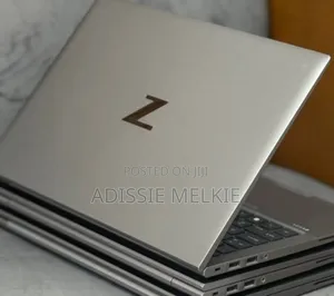 New Laptop HP ZBook Firefly G8 16GB Intel Core i7 SSD 512GB