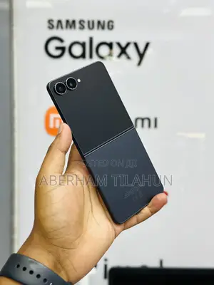 Samsung Galaxy Z Flip7 256 GB Black