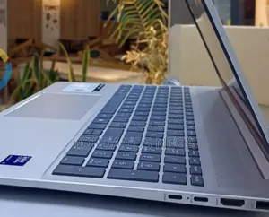 New Laptop HP Pavilion 15 8GB Intel Core Ultra 5 SSD 512GB