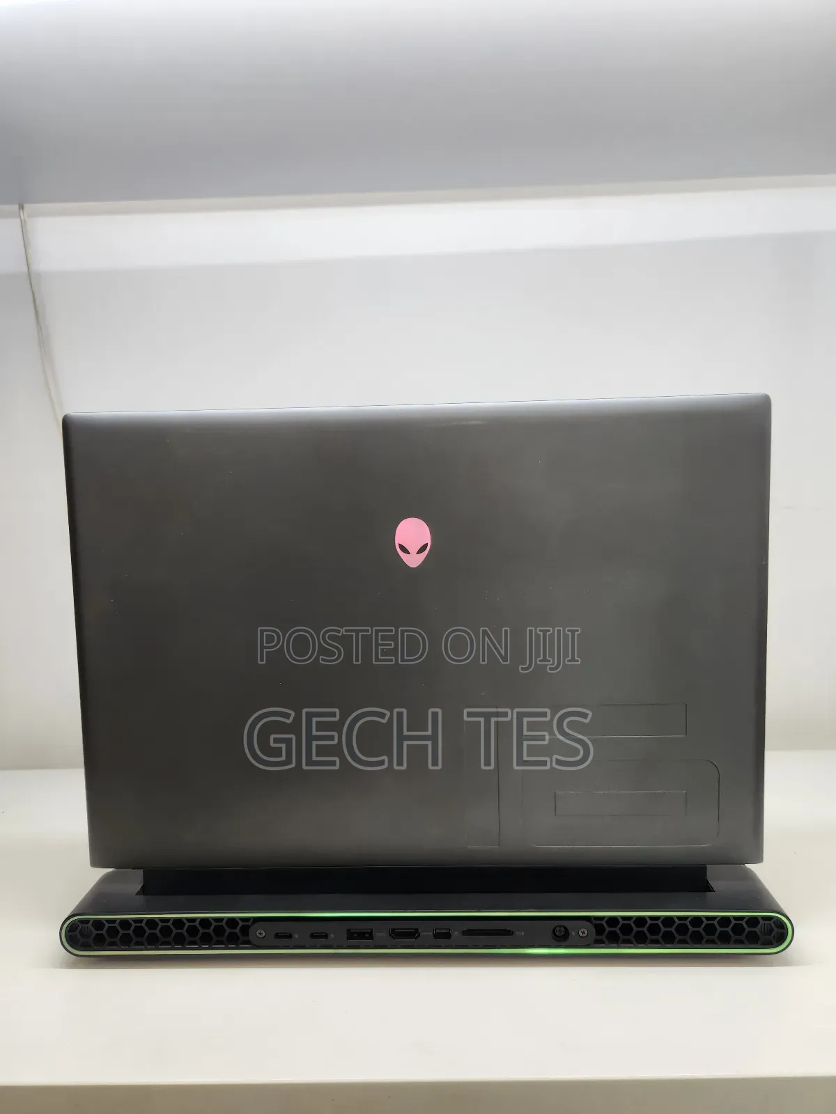 New Laptop Dell Alienware M16 R1 16GB AMD Ryzen 9 SSD 1T