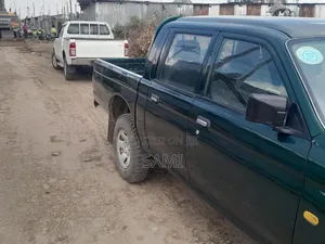 Mitsubishi L200 Club Cab 2.4 4WD 2001 Green