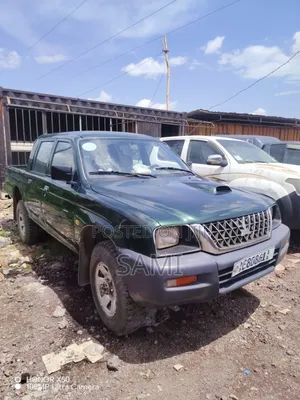 Mitsubishi L200 Club Cab 2.4 4WD 2001 Green