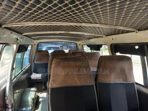Toyota HiAce 1989 Blue