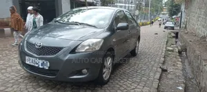 Toyota Yaris 2010 Gray