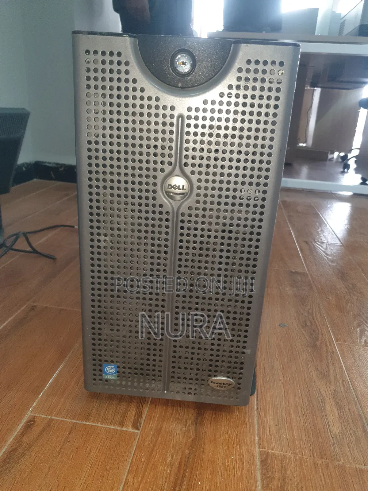 Server Dell Poweredge R2950 16GB Intel Xeon SSHD (Hybrid) 1T