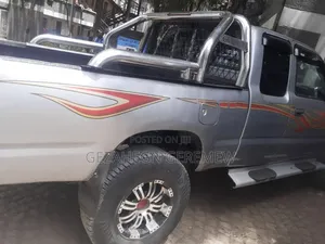 Toyota Hilux 2.5 Cab 2005 Silver