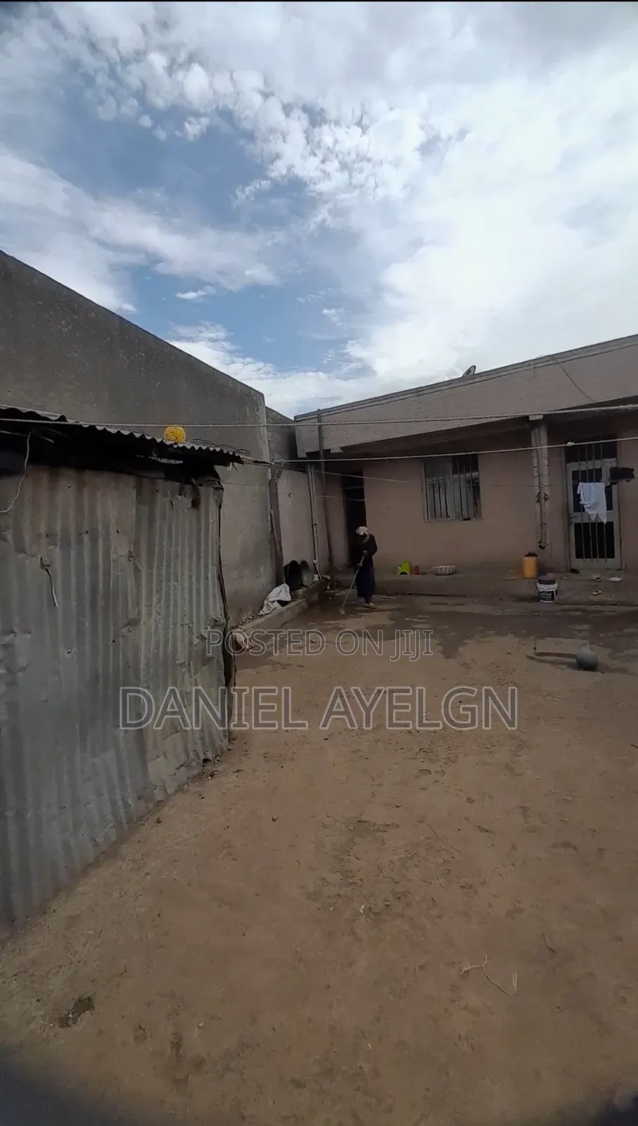 5bdrm Mansion in Burayu, West Shewa for sale