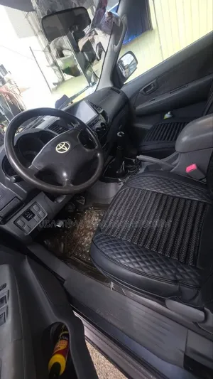 Toyota Hilux 2010 Beige
