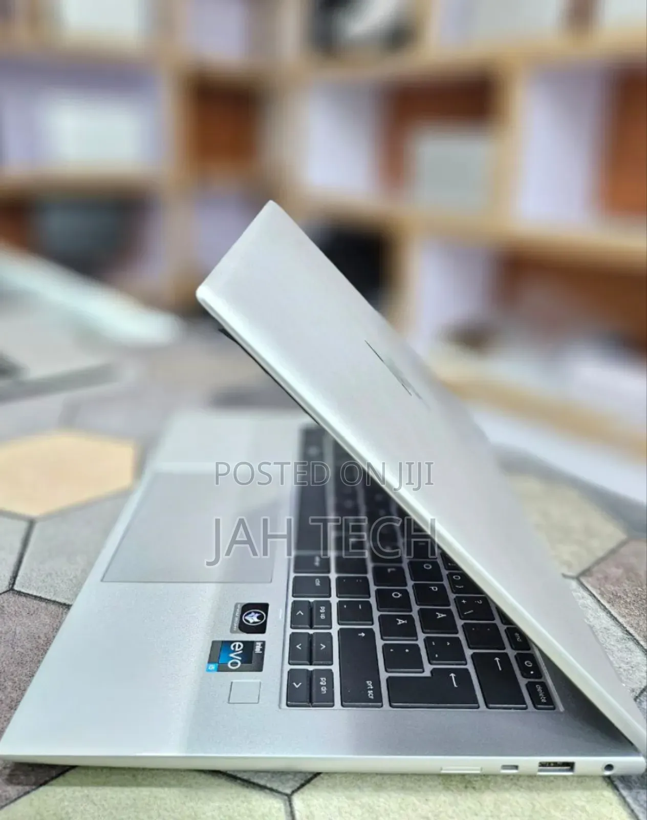 New Laptop HP EliteBook x360 1040 G9 16GB Intel Core i5 SSD 512GB