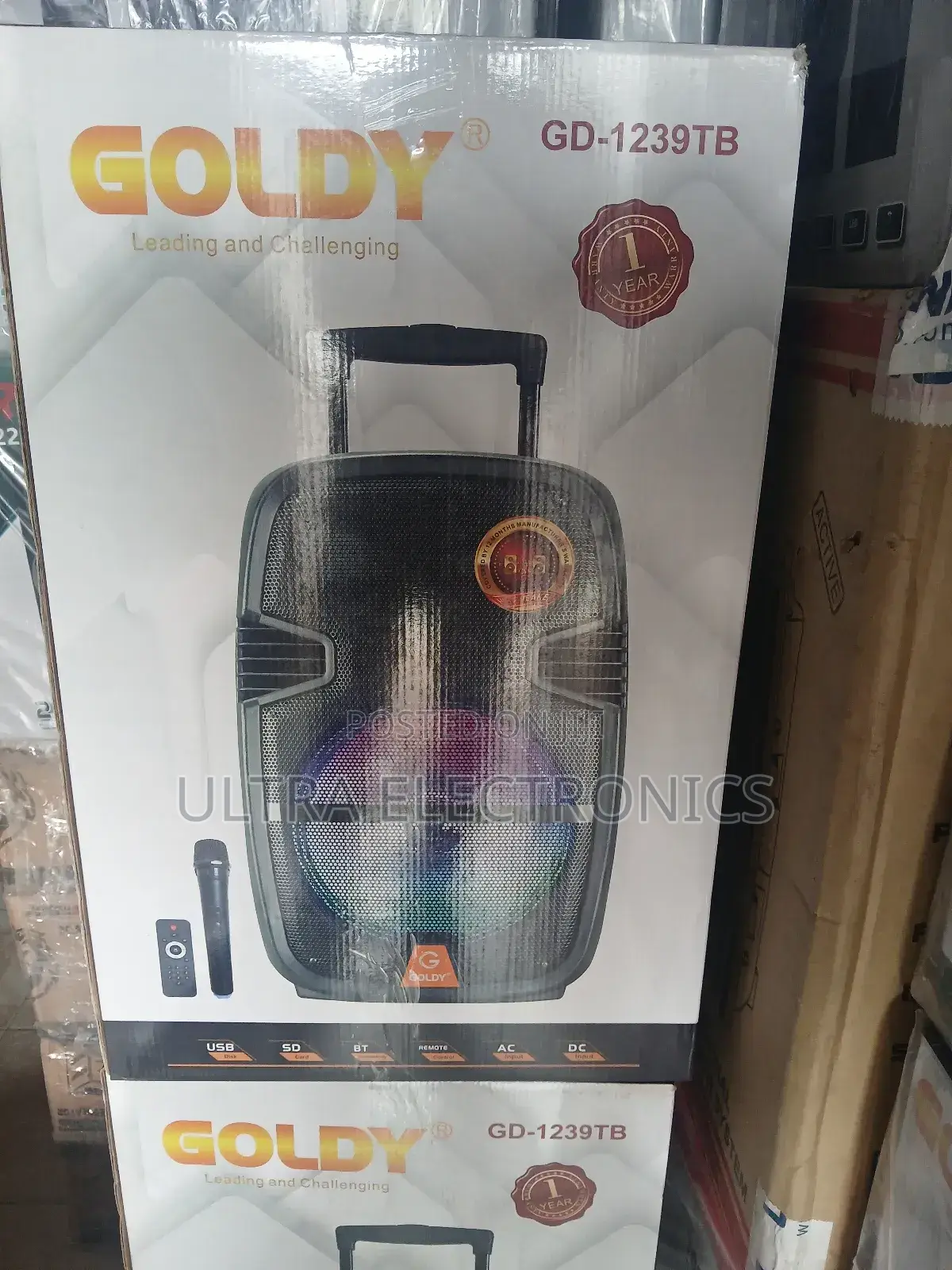 Speaker Goldy Gd-1239tb Is a Portable, Trolley-Style Party Speaker