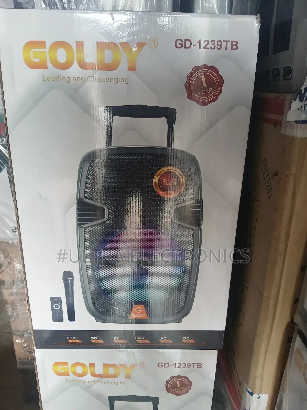 Speaker Goldy Gd-1239tb Is a Portable, Trolley-Style Party Speaker