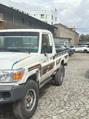 Toyota Land Cruiser 2012