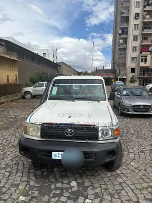 Toyota Land Cruiser 2012
