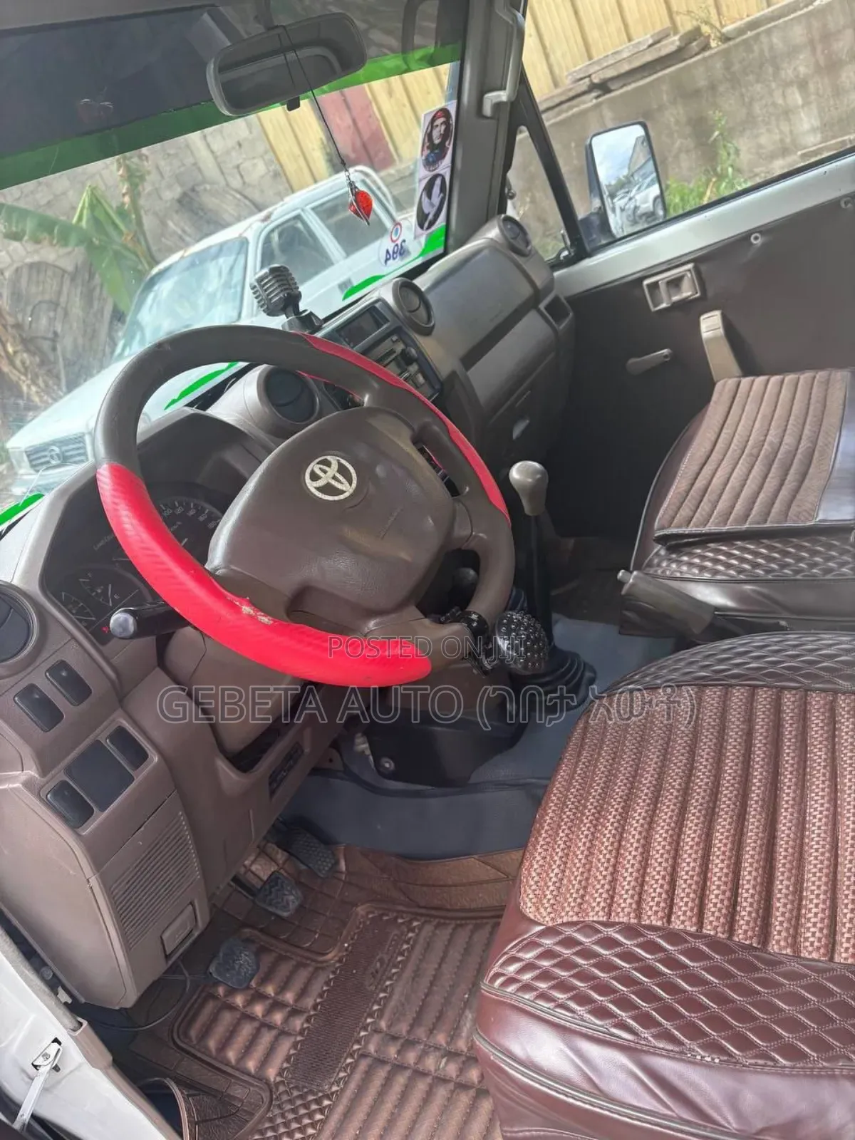 Toyota Land Cruiser 2012