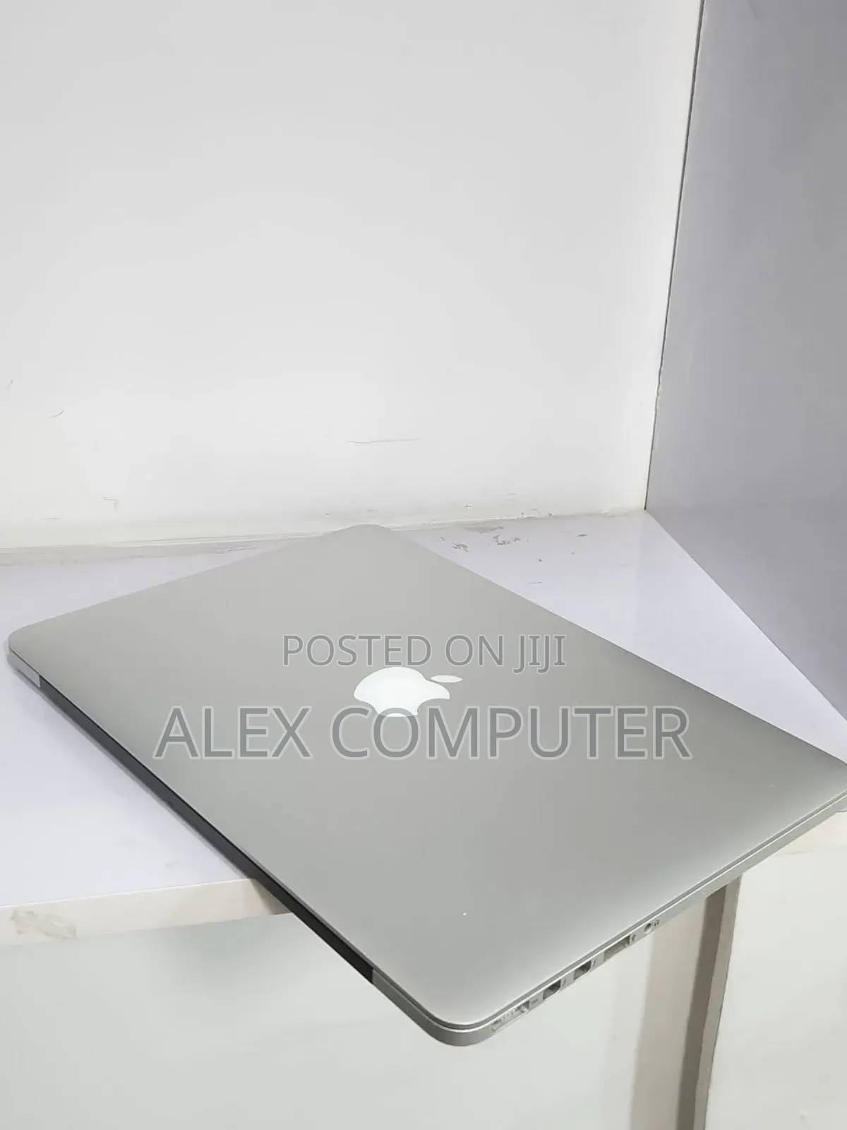 New Laptop Apple MacBook Pro 2015 16GB Intel Core i7 SSD 512GB