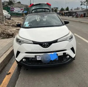 Toyota Corolla Hatchback 2019 White