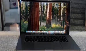 New Laptop Apple MacBook Pro 2019 16GB Intel Core i7 SSD 512GB