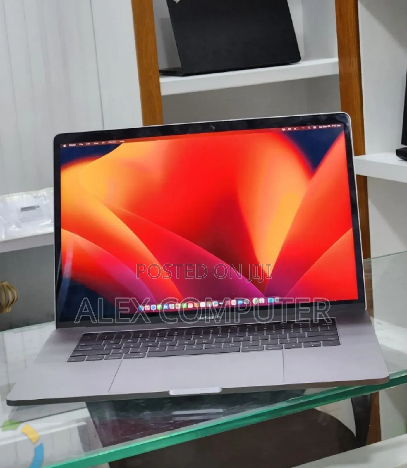 New Laptop Apple MacBook Pro 2017 16GB Intel Core i7 SSD 512GB