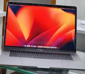 New Laptop Apple MacBook Pro 2017 16GB Intel Core i7 SSD 512GB