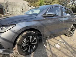 BYD E2 43 kWh 94 hp FWD 2025 Gray