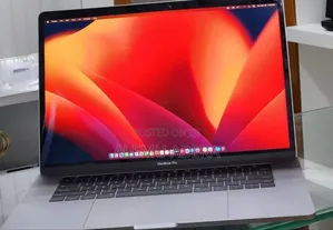 New Laptop Apple MacBook Pro 2017 8GB Intel Core i7 SSD 512GB