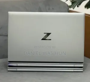 New Laptop HP ZBook Firefly G8 16GB Intel Core i7 SSD 512GB