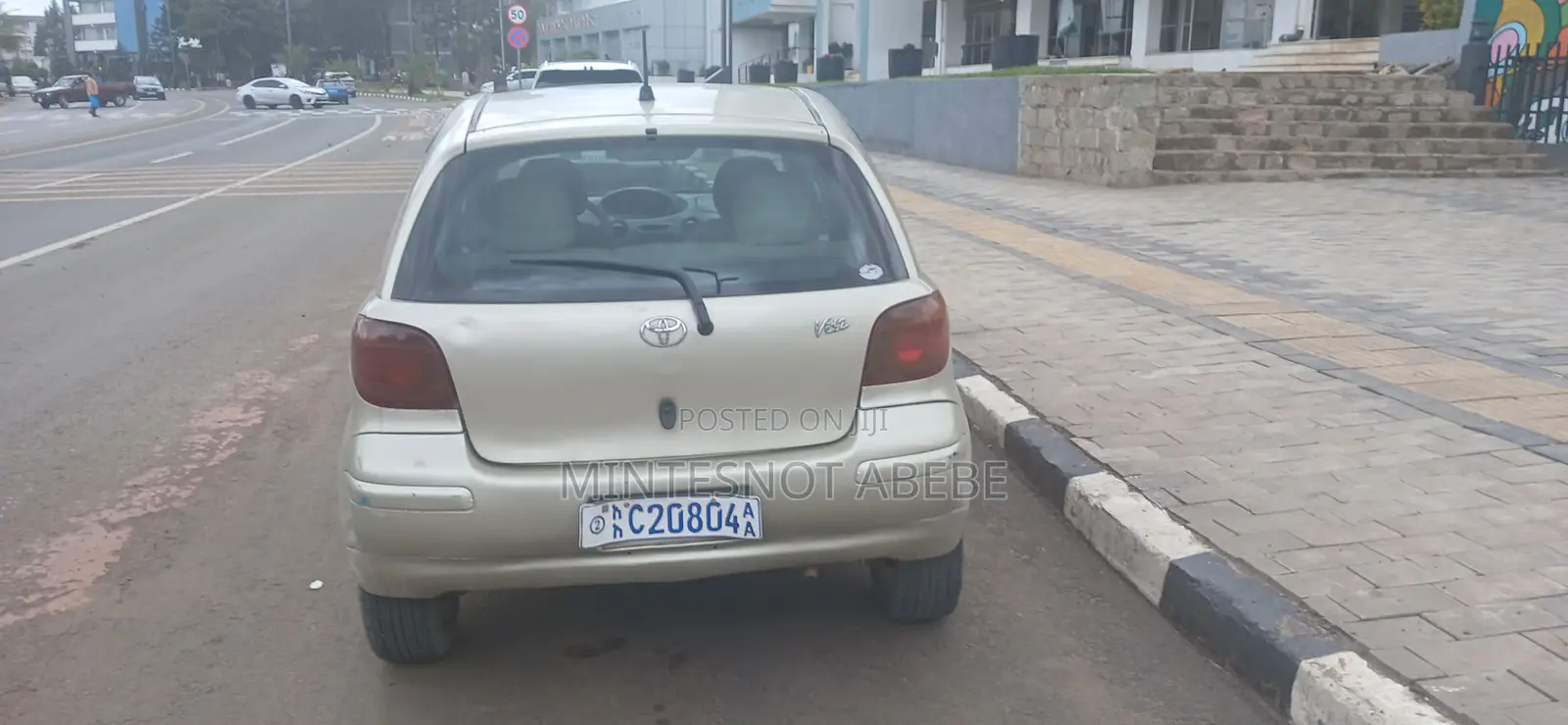 Toyota Vitz 1.3 FWD 3dr 2004 Gold