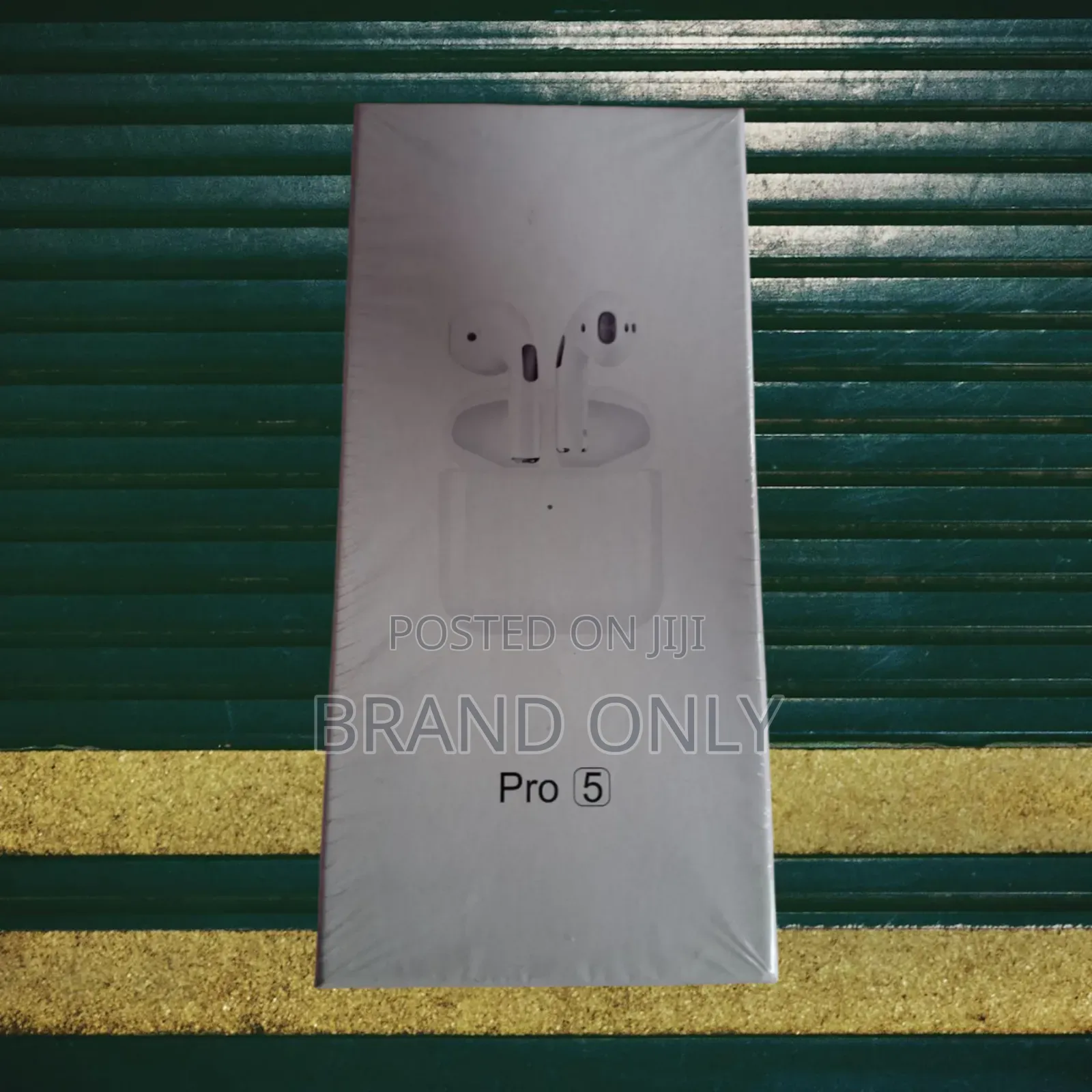 Pro 5 TWS – Minimalist White Design