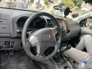 Toyota Hilux 2012 Blue