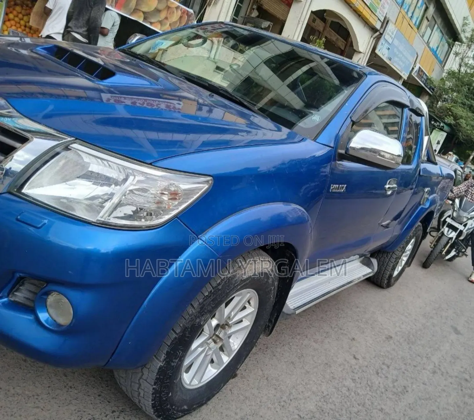 Toyota Hilux 2012 Blue