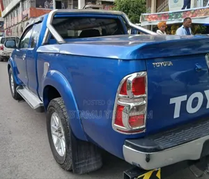 Toyota Hilux 2012 Blue