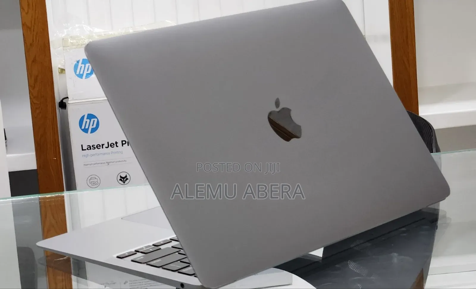 New Laptop Apple MacBook Air 2020 8GB Intel Core i3 SSD 256GB