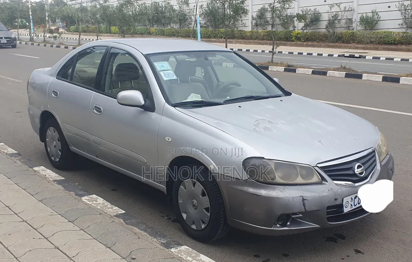 Nissan Sunny 2011 Silver