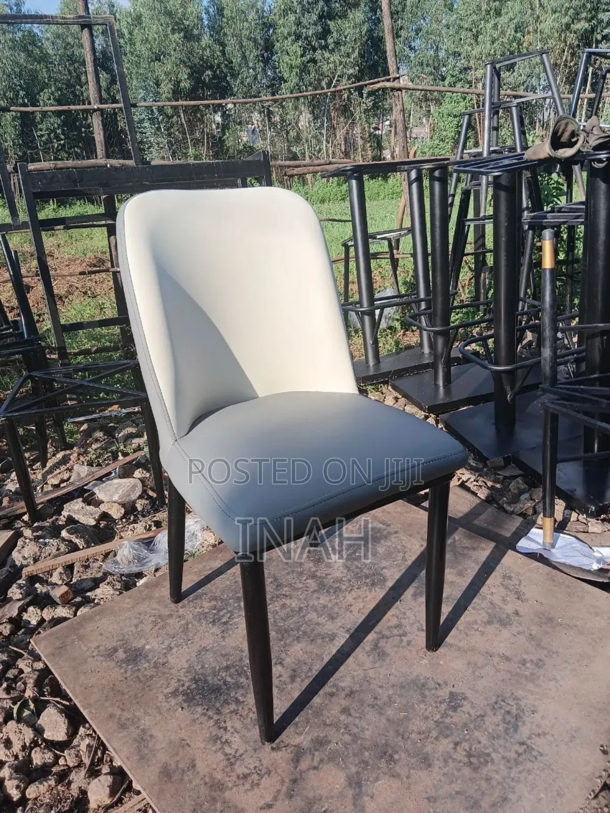 የሆቴል ወንበር (Hotel Chair)