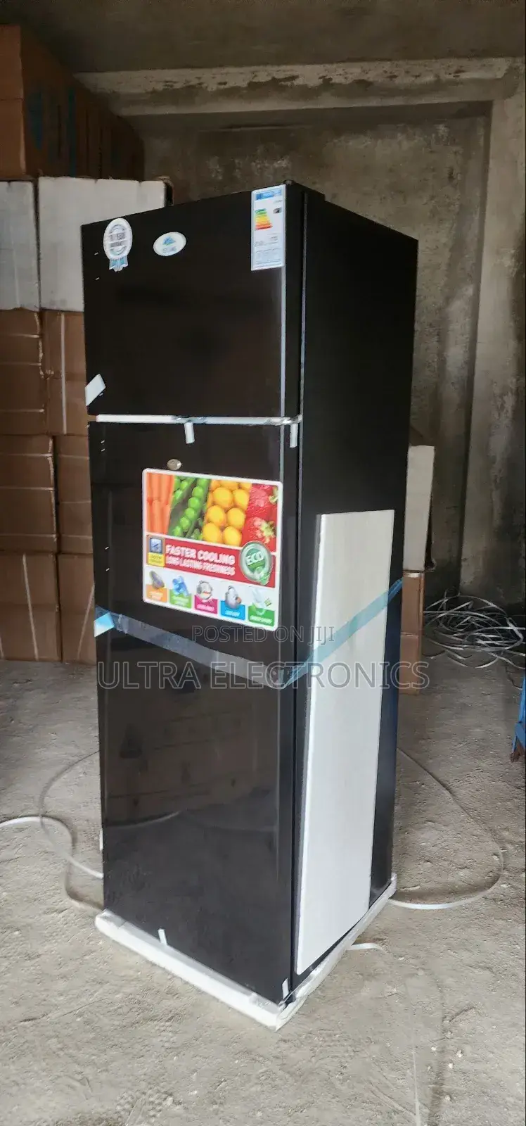 Iceland Brand Top-Freezer Refrigerator in Black. 370l